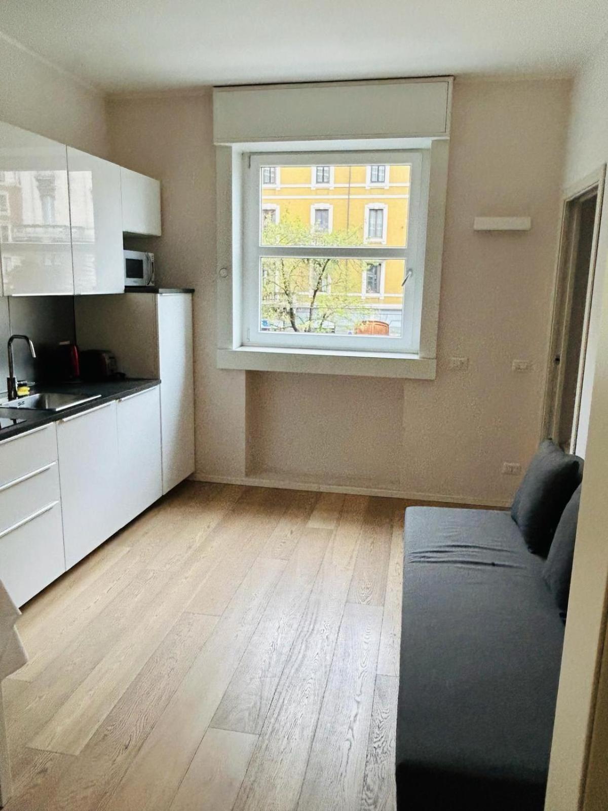 Easy Room Italy Milan Exterior photo
