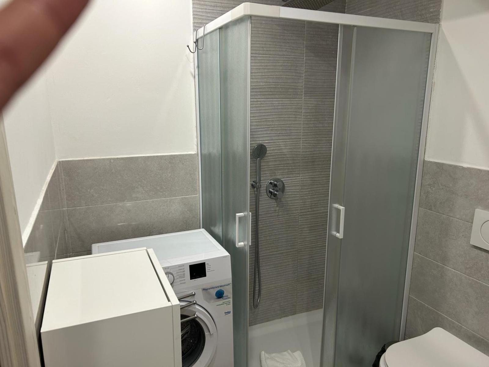 Easy Room Italy Milan Exterior photo