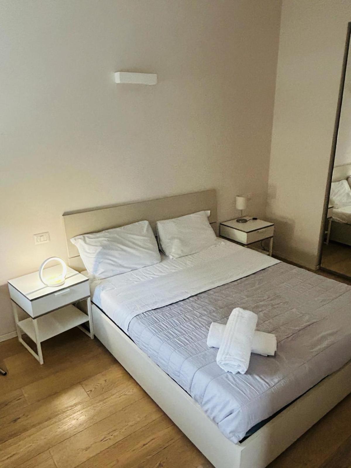 Easy Room Italy Milan Exterior photo