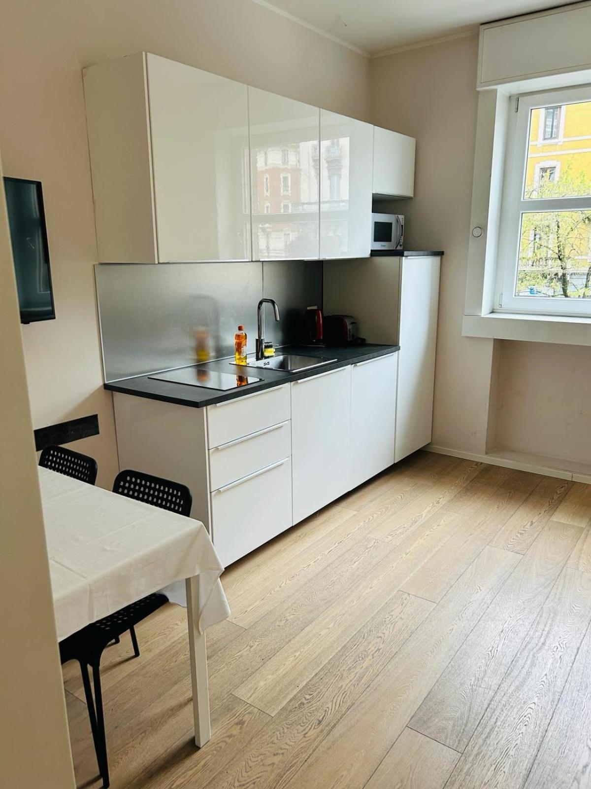 Easy Room Italy Milan Exterior photo
